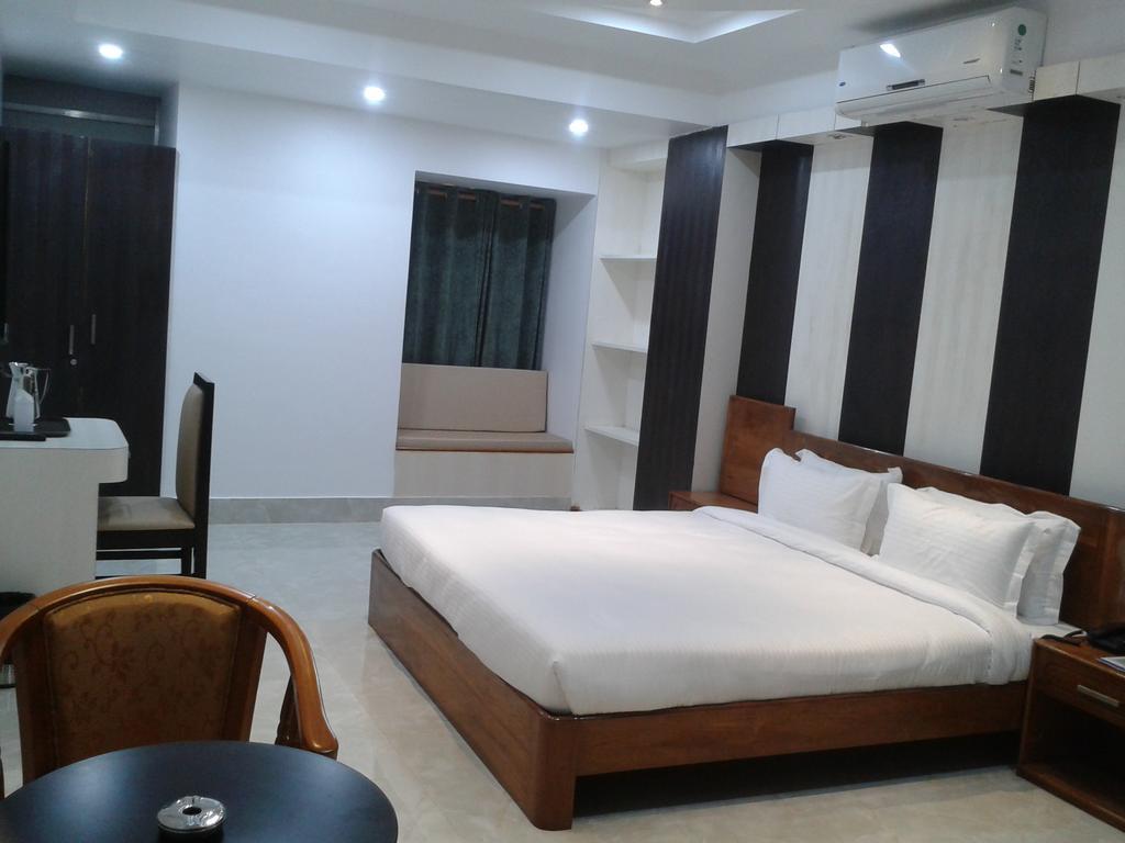 Hotel D' Sapphire Guwahati Kamer foto