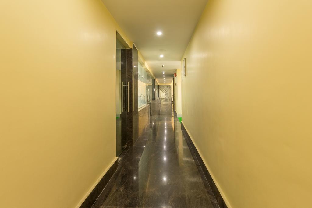Hotel D' Sapphire Guwahati Buitenkant foto